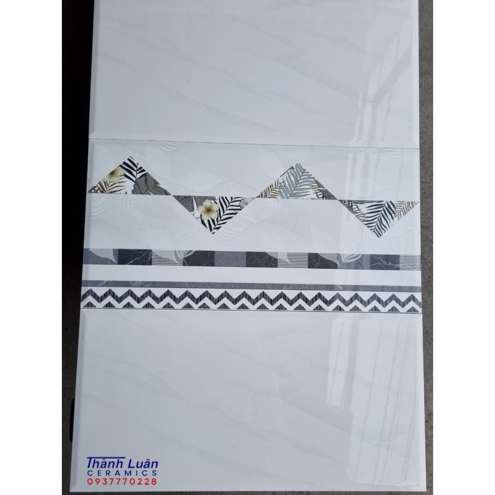 Gạch ốp tường 30x60 bóng kiếng vân mây chất lượng