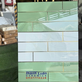 Gạch 30x60 Khắc Kim Tông Trắng & Xanh Ngọc – Vẻ Đẹp Tinh Tế, Sang Trọng Cho Mọi Không Gian