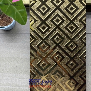 Gạch trang trí 30x60 hoa văn nhũ vàng