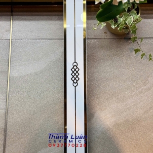 Gạch viền hoa văn đơn giản