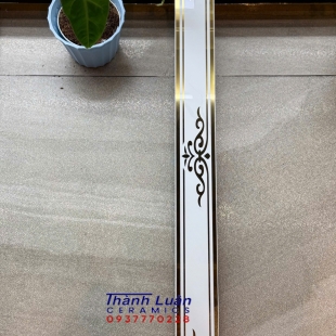 Gạch viền 7x80 khắc kim đơn giản