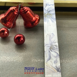 Gạch viền 7x60 hoa văn nhám hiện đại